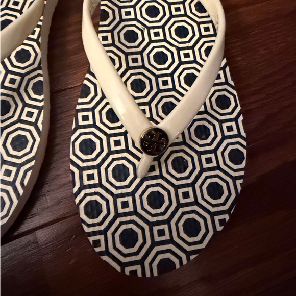 Tory Birch Flip Flops Navy & White Size 10 - Picture 3 of 6